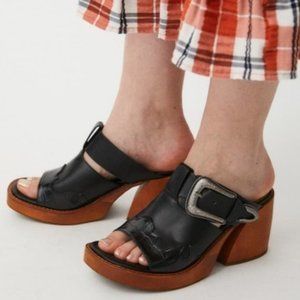 MOUSSY WESTERN MOTIF WOOD MULES. SZ 5. NWOT